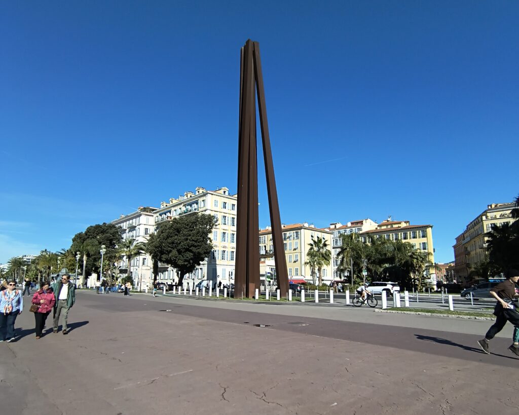 Le 9 linee oblique di Nizza: simbolo moderno di una storia millenaria